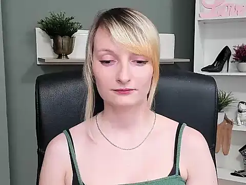 hottieBlair webcam