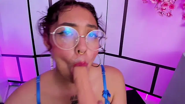 Olivejoness webcam