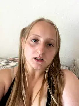 YoungHailey webcam