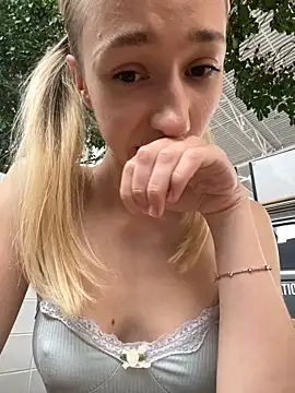 lia  love