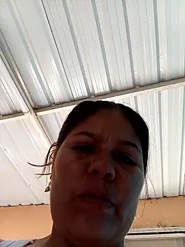 Webcam Model (hotmom33)  is live.Free join now!