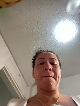 Webcam Model (HealingHoney)  is live.Free join now!