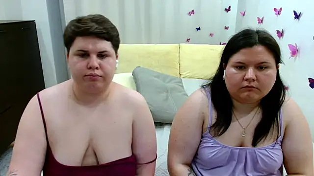 BeckyAndHellen webcam