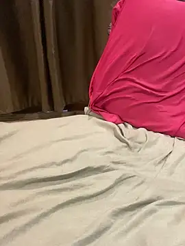 PrettyNina77 webcam