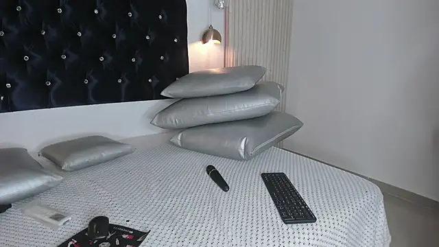 web cam porn KeniaMuller