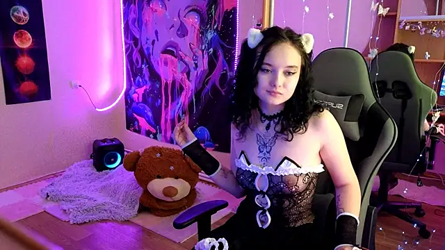 INSOMNIA__Stella webcam