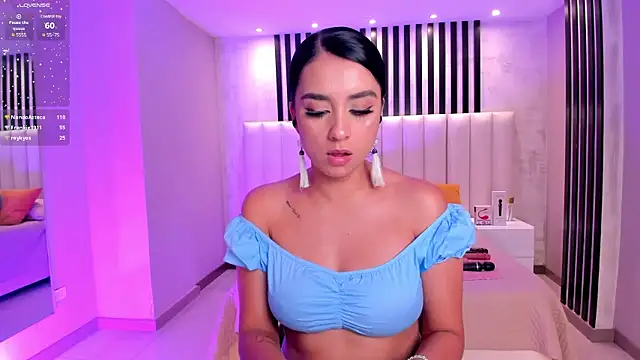 IvannaRussell's Stripchat show and profile
