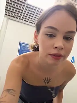 Street_young webcam