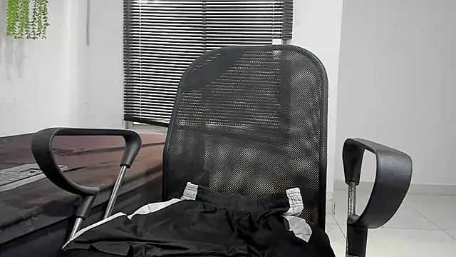lunay_bigcock420 webcam