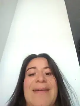 Alona_Evans webcam