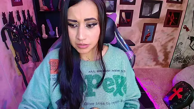 cherryy_bombshelll webcam