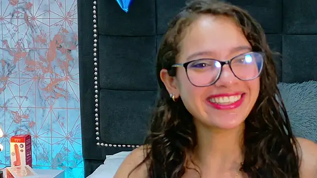 Angelique_Angell webcam