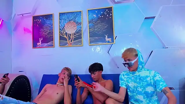 franyer_and_guys webcam