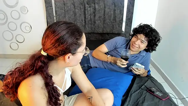 Lina_and_Camilo webcam