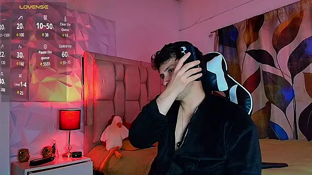 santyago_taylor - Santyago_taylor's free webcam - UK Sex Cams