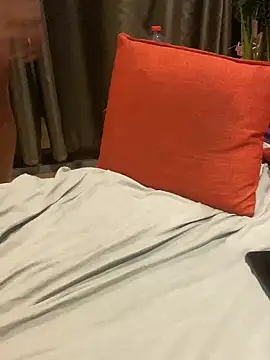 PrettyNina77 webcam