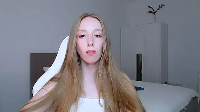 Luna_insniity webcam