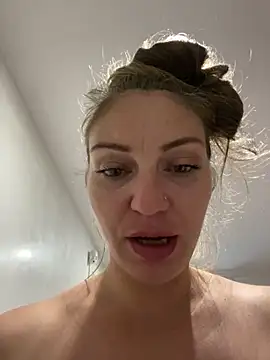 Crystal_Vibe webcam