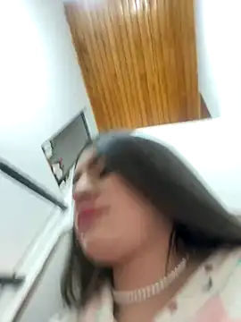 Isabella21_ webcam