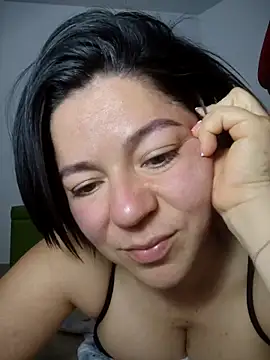 Webcam Model (clavelitored)  is live.Free join now!
