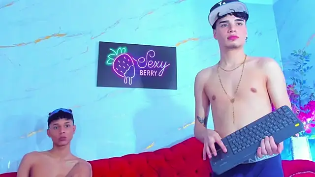The_boys_at webcam