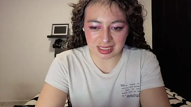 MiaKimky webcam