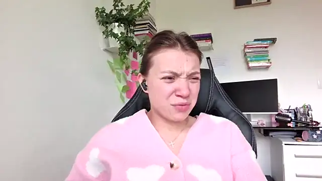 WonderAngela webcam