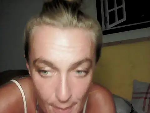 DannyAndKiki webcam