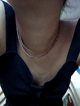 nude cam KittyBby14
