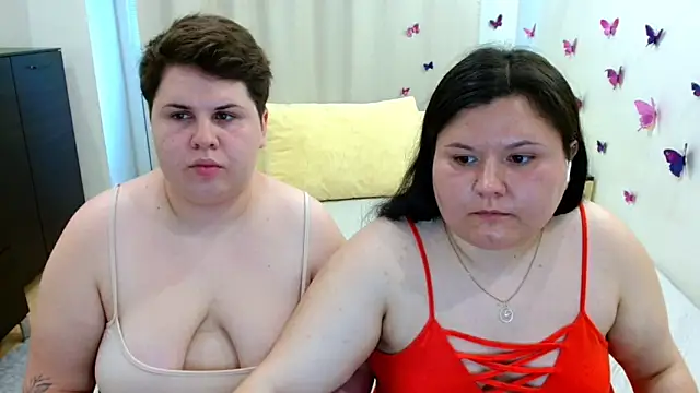 BeckyAndHellen webcam