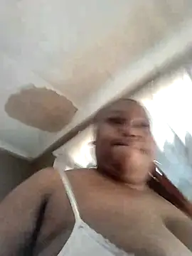 MATUREBUSSTY webcam