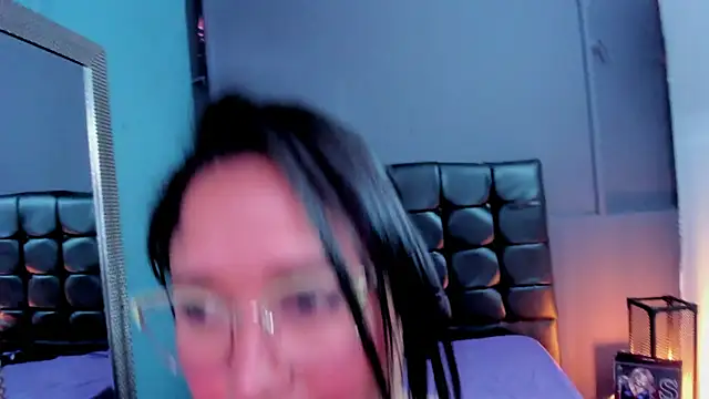 busty_juicy - Busty_Juicy's free webcam