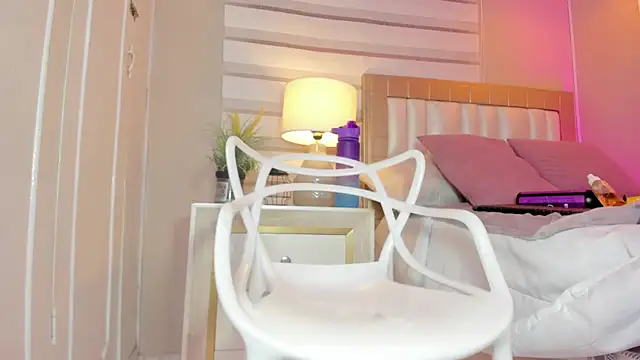 zoe_sky_ webcam