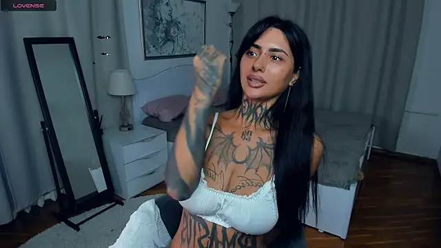 CharimgSabrina webcam