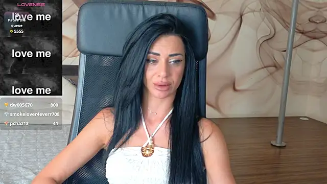 NaomiScarlet webcam