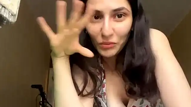 CateBasil webcam