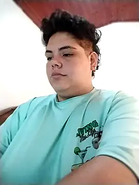 Ivory_Curvy webcam