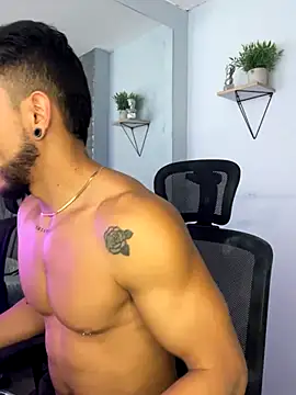 ARON_TAYLER01 webcam
