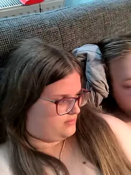 CurvyPaar2 webcam