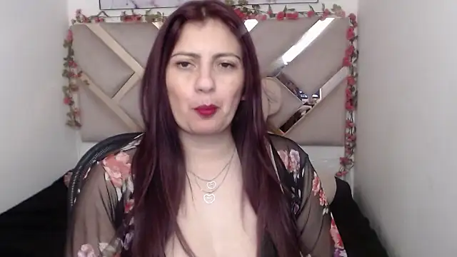 YourSexyRedhead webcam