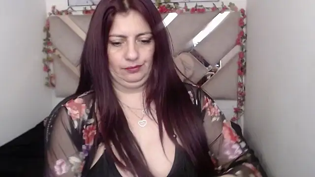 YourSexyRedhead webcam