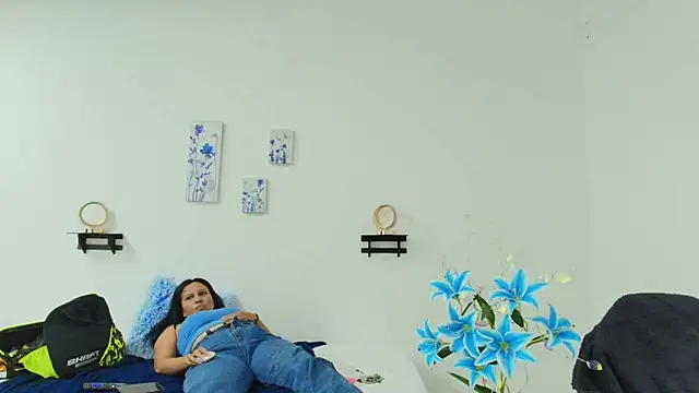 Nadia_samiri webcam