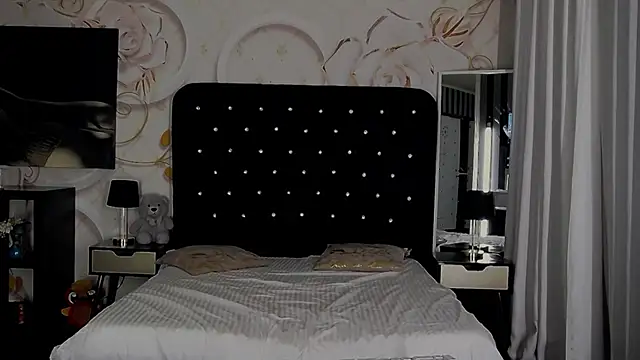 efyblondie - EfyBlondie's free webcam - UK Sex Cams