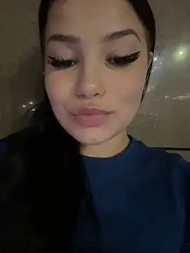 striptease webcam Chloe Moon