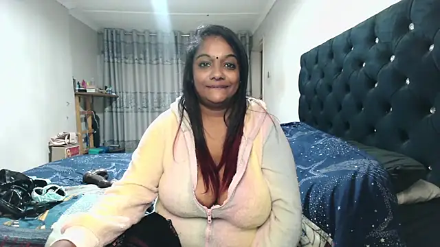 Indianmayaxoxo webcam