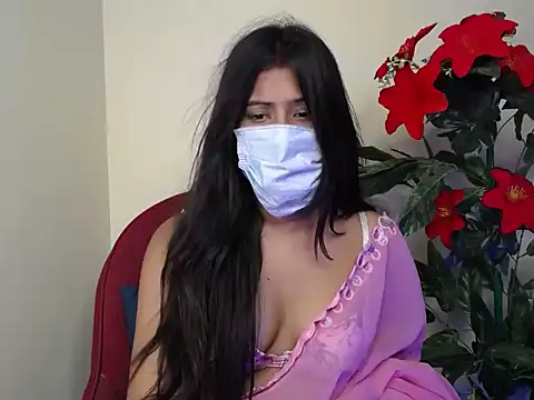 Little_queenn webcam