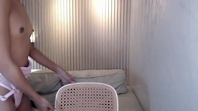 urcutie_sandraxx - Urcutie_sandraxx's free webcam - UK Sex Cams