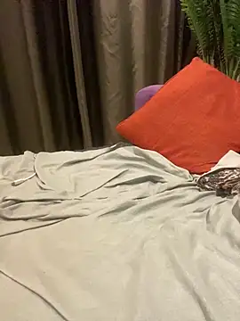 PrettyNina77 webcam