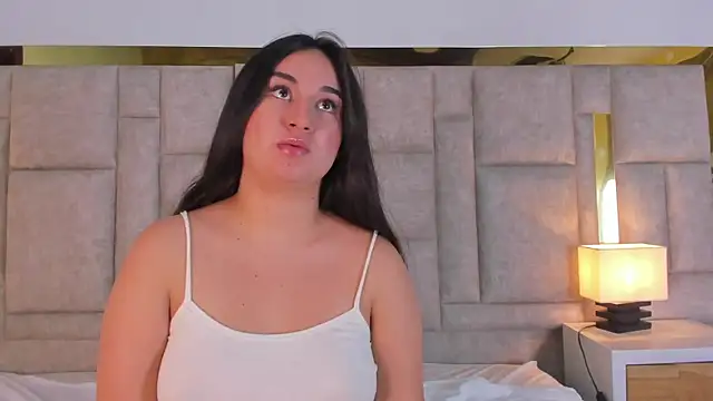 Mia_Thompson14 webcam