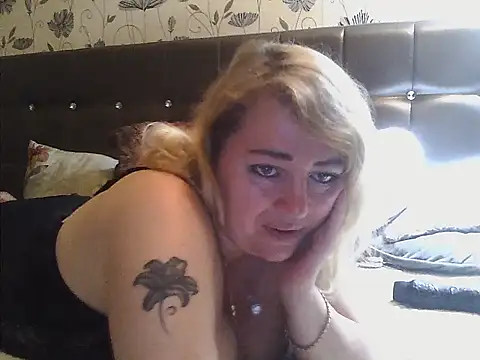 SmileCamille webcam